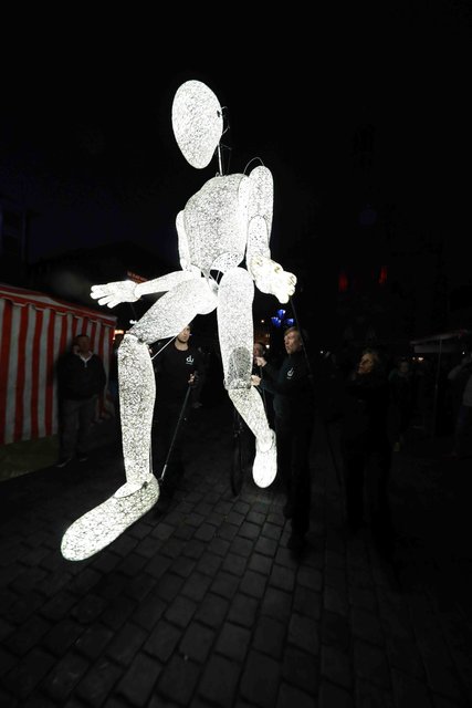 Der sanfte Leuchtriese DUNDU verzauberte die Blaue Nacht. | Foto: Udo Dreier
