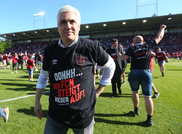06.05.2018 --- Fussball --- Saison 2017 2018 --- 2. Fussball - Bundesliga --- 33. Spieltag: SV Sandhausen - 1. FC Nürnberg Nuernberg FCN ( Club ) --- Foto: Sport-/Pressefoto Wolfgang Zink / JüRa --- 

Jubel Freude nach Spielende - Andreas Bornemann ( Vorstand Sport 1. FC Nürnberg / FCN )