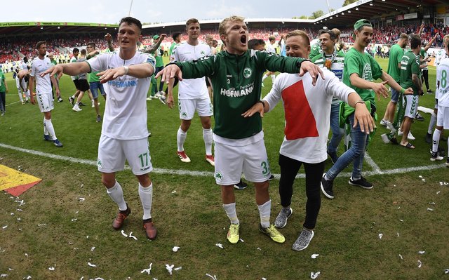 Es ist vollbracht: Fabian Reese, Nik Omladic, Uffe Bech. | Foto: Wolfgang Zink