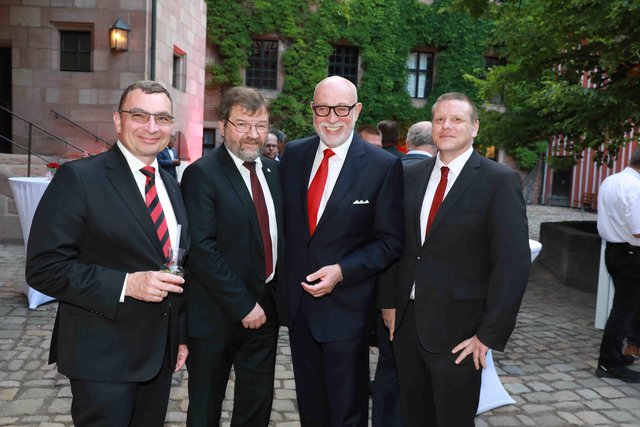 Großer Empfang der Club-Helden, Betreuer und Sponsoren auf der Nürnberger Kaiserburg. | Foto: © Udo Dreier