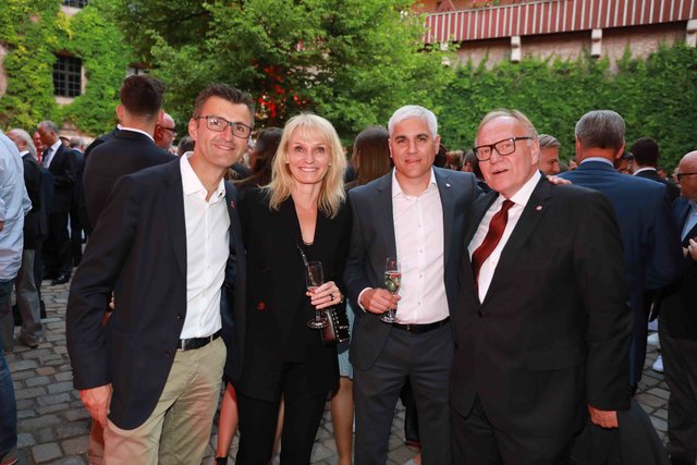 Großer Empfang der Club-Helden, Betreuer und Sponsoren auf der Nürnberger Kaiserburg. | Foto: © Udo Dreier