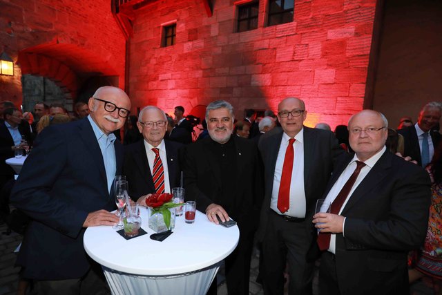 Großer Empfang der Club-Helden, Betreuer und Sponsoren auf der Nürnberger Kaiserburg. | Foto: © Udo Dreier