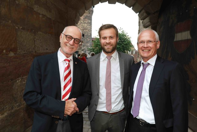 Großer Empfang der Club-Helden, Betreuer und Sponsoren auf der Nürnberger Kaiserburg. | Foto: © Udo Dreier