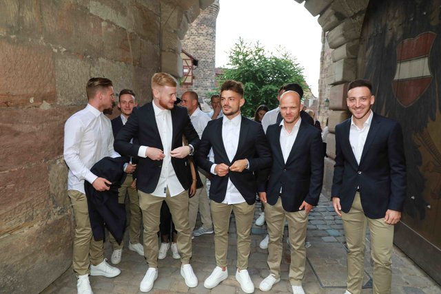 Großer Empfang der Club-Helden, Betreuer und Sponsoren auf der Nürnberger Kaiserburg. | Foto: © Udo Dreier