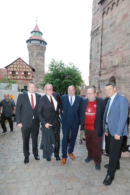 Großer Empfang der Club-Helden, Betreuer und Sponsoren auf der Nürnberger Kaiserburg. | Foto: © Udo Dreier