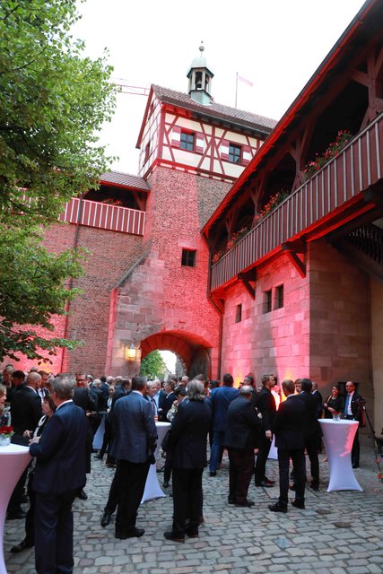 Großer Empfang der Club-Helden, Betreuer und Sponsoren auf der Nürnberger Kaiserburg. | Foto: © Udo Dreier