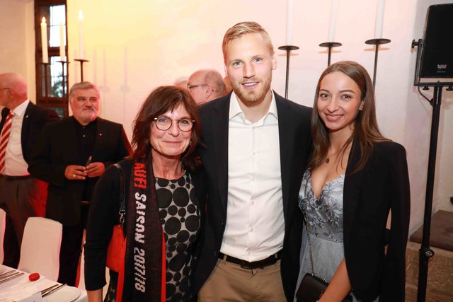 Großer Empfang der Club-Helden, Betreuer und Sponsoren auf der Nürnberger Kaiserburg. | Foto: © Udo Dreier