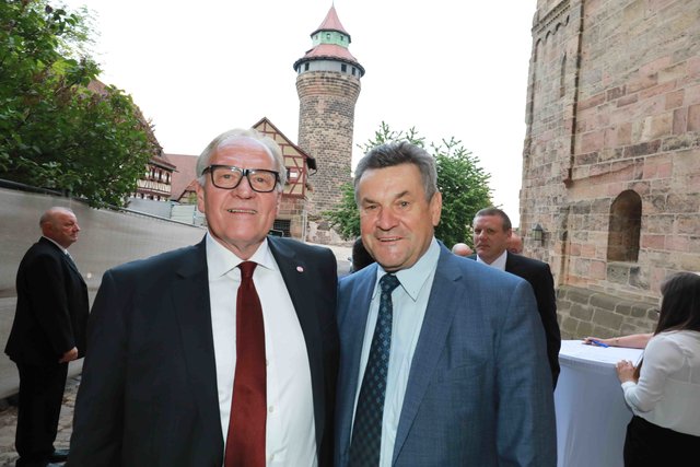 Großer Empfang der Club-Helden, Betreuer und Sponsoren auf der Nürnberger Kaiserburg. | Foto: © Udo Dreier