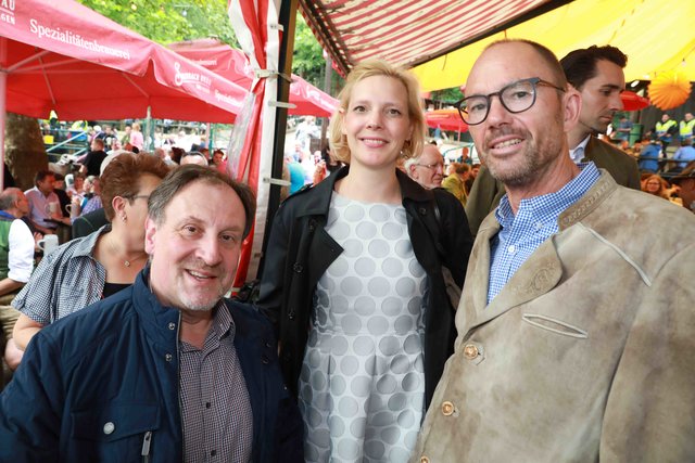 BR-Franken-Chefin Dr. Kathrin Degmair mit Norbert Küber (BR, li.) und Prof. Klaus Wübbenhorst (Metropolregion Nürnberg). Foto: Udo Dreier