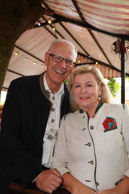 Erlangens Ehrenbürger und Alt-Oberbürgermeister Dr. Siegfried Balleis mit Gattin Angelika. Foto: Udo Dreier