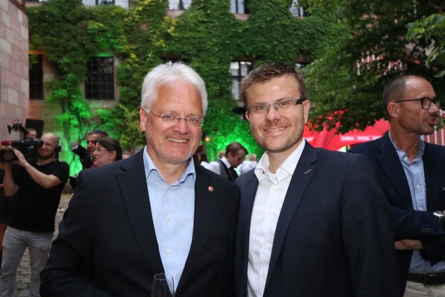 Marcus König (r.), CSU-Stadtratsfraktionsvorsitzender, mit Rechtsanwalt Gerd Lederer. | Foto: John R. Braun