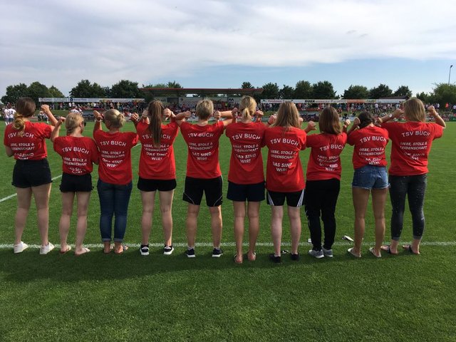 Auch die Spielerfrauen hatten ihren Spaß. | Foto: oh