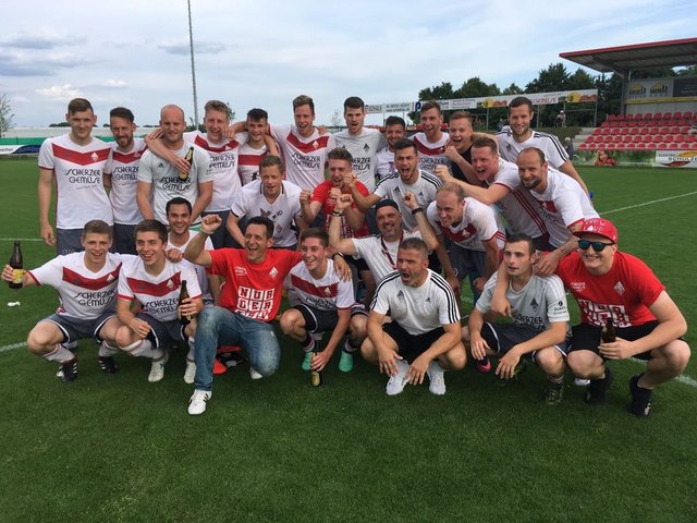 So sehen Sieger aus! Die erste Hürde ist genommen. | Foto: oh