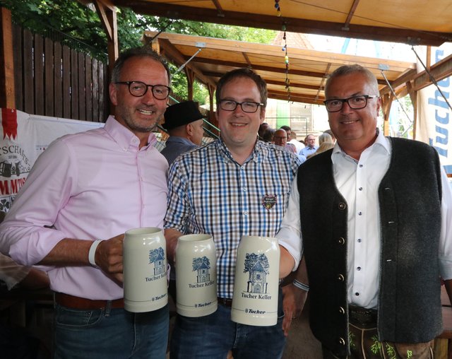Gastronom Norbert Nägel, Erlangens Oberbürgermeister Dr. Florian Janik und Bernd Herrmann (v.l.), Tucher-Verkaufsdirektor. | Foto: © John R. Braun