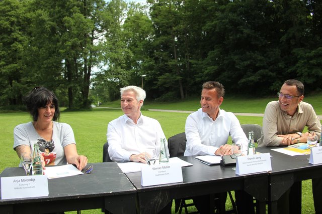Anja Molendijk, Kulturring C, Bildende Kunst in Fürth, Werner Müller, Intendant Stadttheater Fürth, Thomas Lang, Stellvertretender Vorstandsvorsitzender Sparda-Bank Nürnberg eG und Walter Landgraf, Projektleiter „200 Jahre eigenständig“ Stadt Fürth.