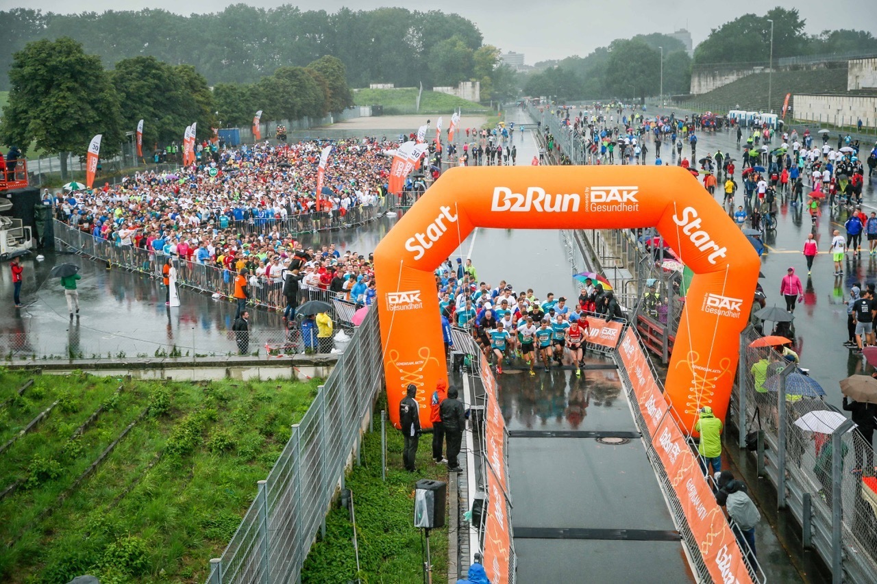 B2RUN in Nürnberg rund um das Max Morlock Stadion.