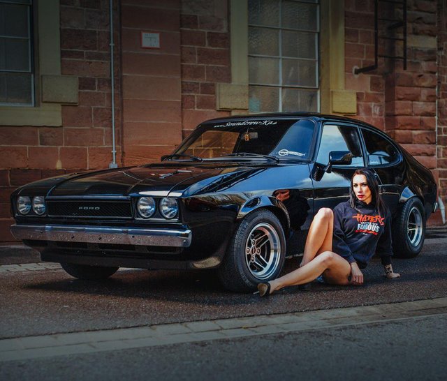 Jessica (*1988) ist 1,70 Meter groß und fiebert mit DTM-Champion 2017 René Rast mit. | Foto: © Privat