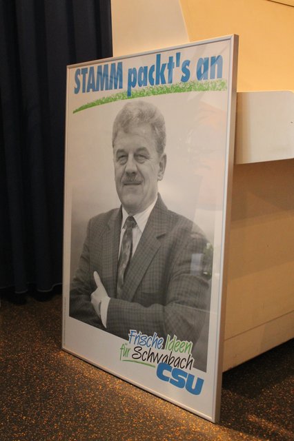 Zeigt Mut und Entschlossenheit: Ein historisches Wahlplakat mit dem Bildnis von Hermann Stamm. | Foto: © Victor Schlampp