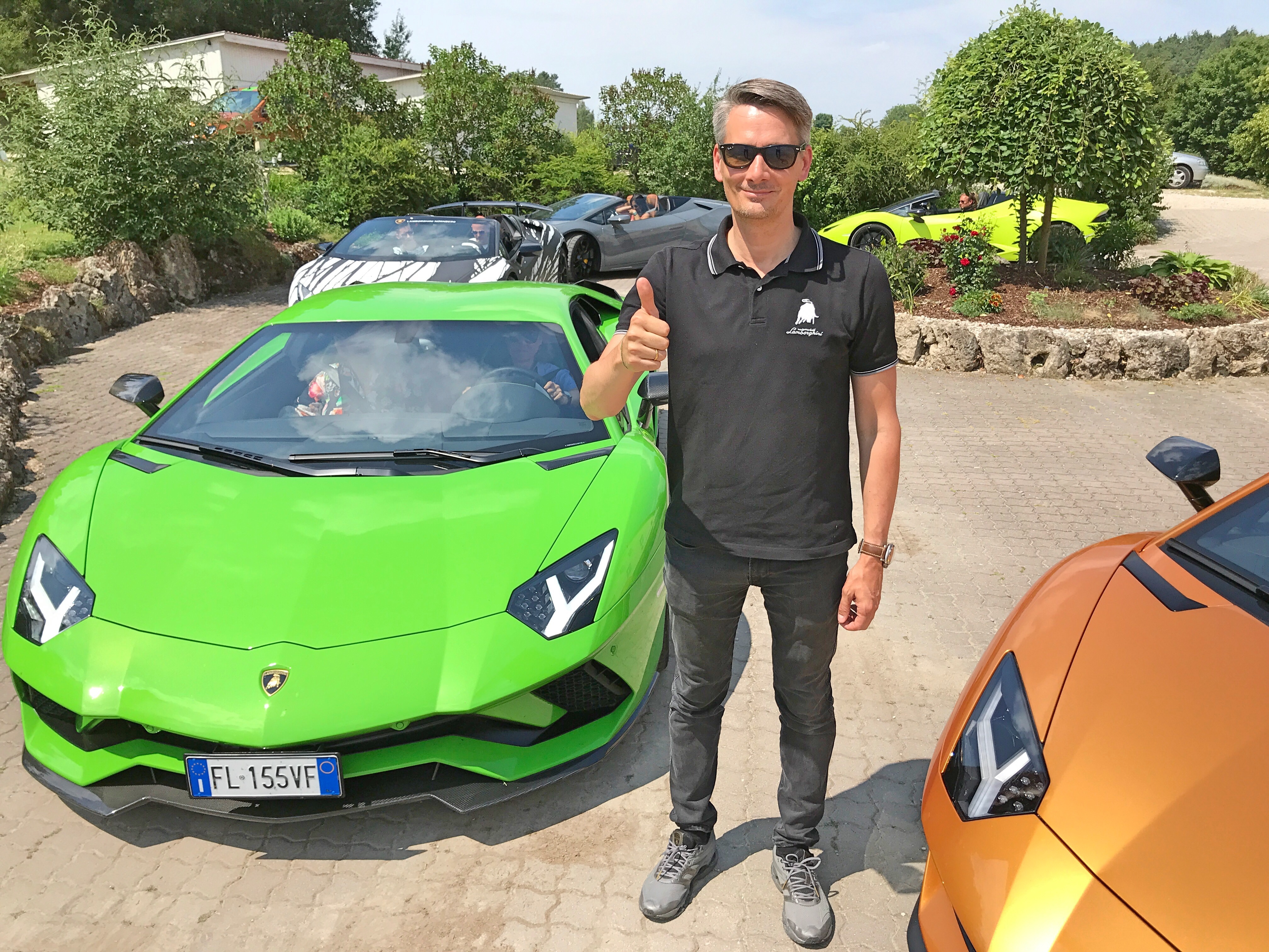 Peter Joachim (Lamborghini Nürnberg) lud seine Kunden zur hochexklusiven Ausfahrt ein.