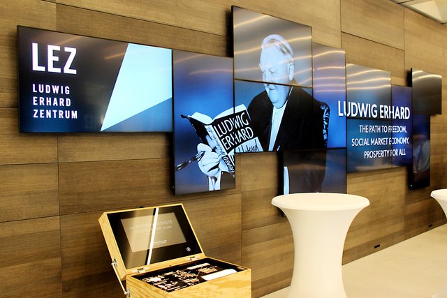 Ein Monat nach der offiziellen Eröffnung wurde das Ludwig-Erhard-Zentrum im Rahmen eines Bürgerfests für die Bevölkerung freigegeben. | Foto: tom