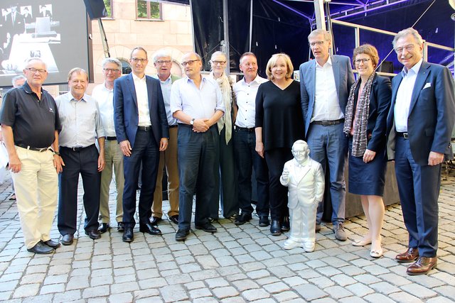 Ein Monat nach der offiziellen Eröffnung wurde das Ludwig-Erhard-Zentrum im Rahmen eines Bürgerfests für die Bevölkerung freigegeben. | Foto: tom
