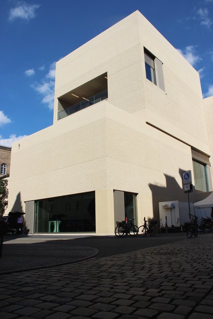 Ein Monat nach der offiziellen Eröffnung wurde das Ludwig-Erhard-Zentrum im Rahmen eines Bürgerfests für die Bevölkerung freigegeben. | Foto: tom