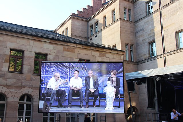 Ein Monat nach der offiziellen Eröffnung wurde das Ludwig-Erhard-Zentrum im Rahmen eines Bürgerfests für die Bevölkerung freigegeben. | Foto: tom
