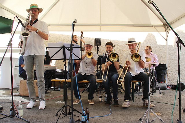 Ein Monat nach der offiziellen Eröffnung wurde das Ludwig-Erhard-Zentrum im Rahmen eines Bürgerfests für die Bevölkerung freigegeben. | Foto: tom