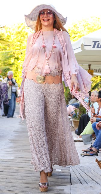 Modenschau am Nürnberger Stadtstrand. Kollektion von Nina Halbig, Love and Peace, Miss Bikini, Taschen von Martina Knauf. | Foto: Nicole Fuchsbauer