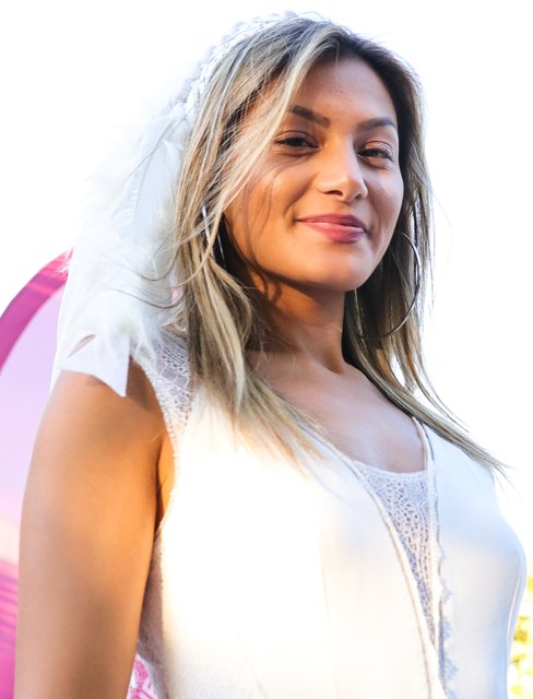 Modenschau am Nürnberger Stadtstrand. Modelle von Herzog Brautmode, Dominique Armbrüster. | Foto: Nicole Fuchsbauer