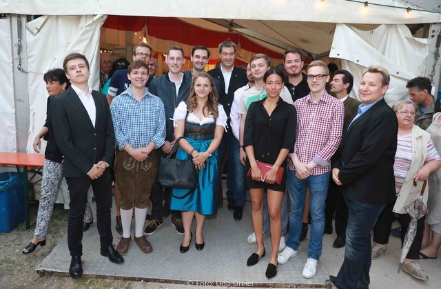 Erster öffentlicher Festzeltauftritt von Ministerpräsident Dr. Markus Söder in Nürnberg . | Foto: Udo Dreier