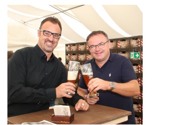 Tucher Gastronomiedirektor Jörg Träger (li.) mit Bezirksrat Michael Maderer. | Foto: John R. Braun