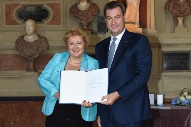 Bayerischer Verdienstorden für MdL Petra Guttenberger, Fürth, Stv. Vorsitzende des Ausschusses für Verfassung, Recht und Parlamentsfragen im Bayerischen Landtag. | Foto: Bayerische Staatskanzlei