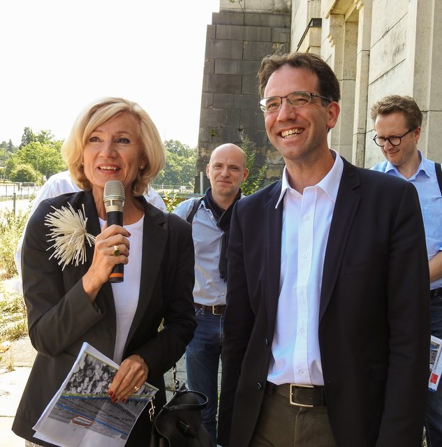 Kulturreferentin Prof. Dr. Julia Lehner und Baureferent Daniel F. Ulrich informierten den Stadtrat im Jahr 2016 bei einem Rundgang über das anstehende Sanierungsprojekt. | Foto: Nicole Fuchsbauer