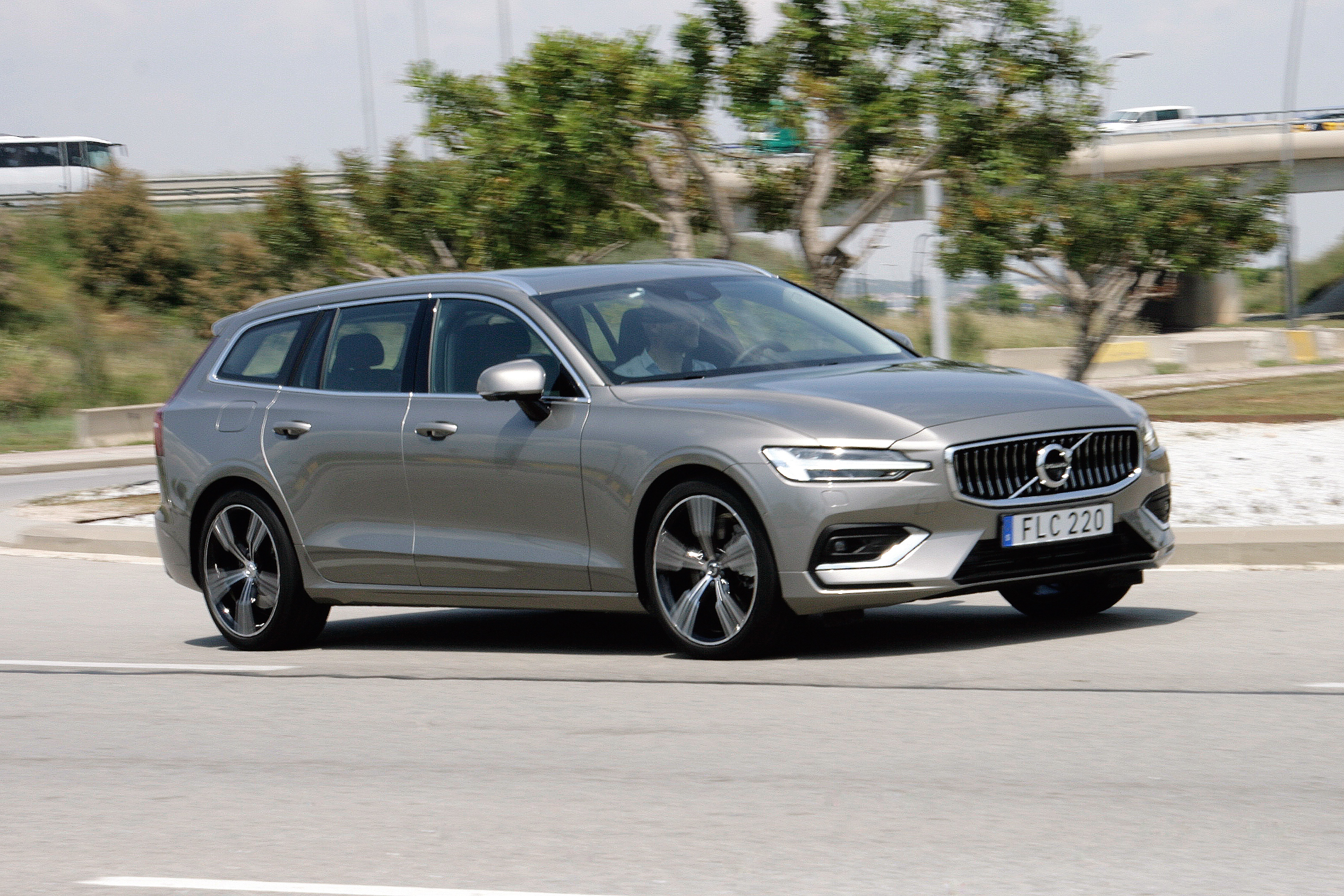 Die beiden Hybride werden als Plug-in-Versionen 340 PS (250 kW) und 390 PS (287 kW) Leistung haben. Fotos: Auto-Medienportal.Net / Axel F. Busse