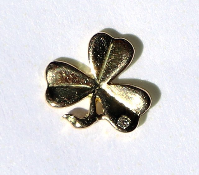 Das Goldene Kleeblatt wird exklusiv von Juwelier Kuhnle gefertigt.