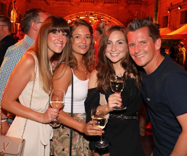 Coole Truppe: Lisa Mai, Carrie Färber, Louisa Eicker & Flo Kerschner von Hit Radio N1. | Foto: © Udo Dreier