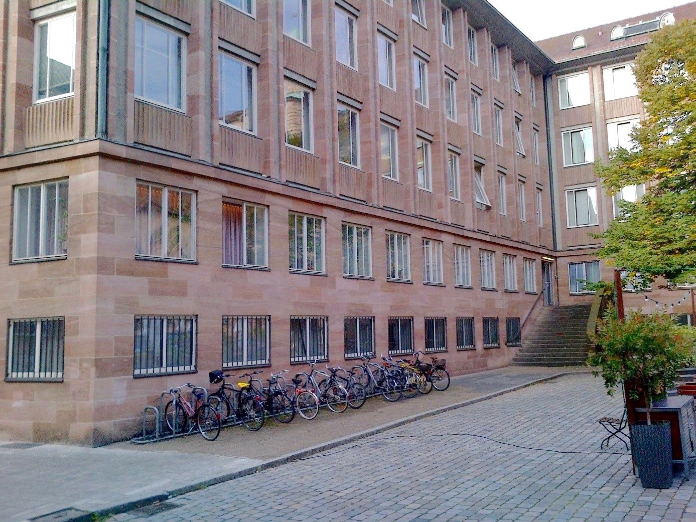 Nord- und Ostfassade des Ämtergebäudes Hauptmarkt 18.