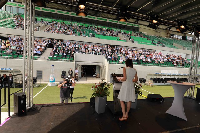 Der Sportpark Ronhof Thomas Sommer ist mit seiner Haupttribüne bestens für Veranstaltungen dieser Art geeignet. | Foto: © Udo Dreier
