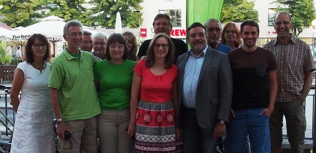 Die Forchheimer Grünen mit MdL Dr. Christian Magerl auf dem Paradeplatz. | Foto: E. Huber