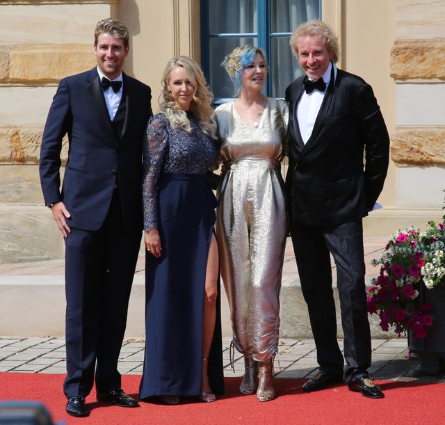 Thomas Gottschalk kommt mit Frau Thea, Sohn Roman und dessen Frau Melissa. | Foto: © J. Friedrich/M. Admave & P. Maskow