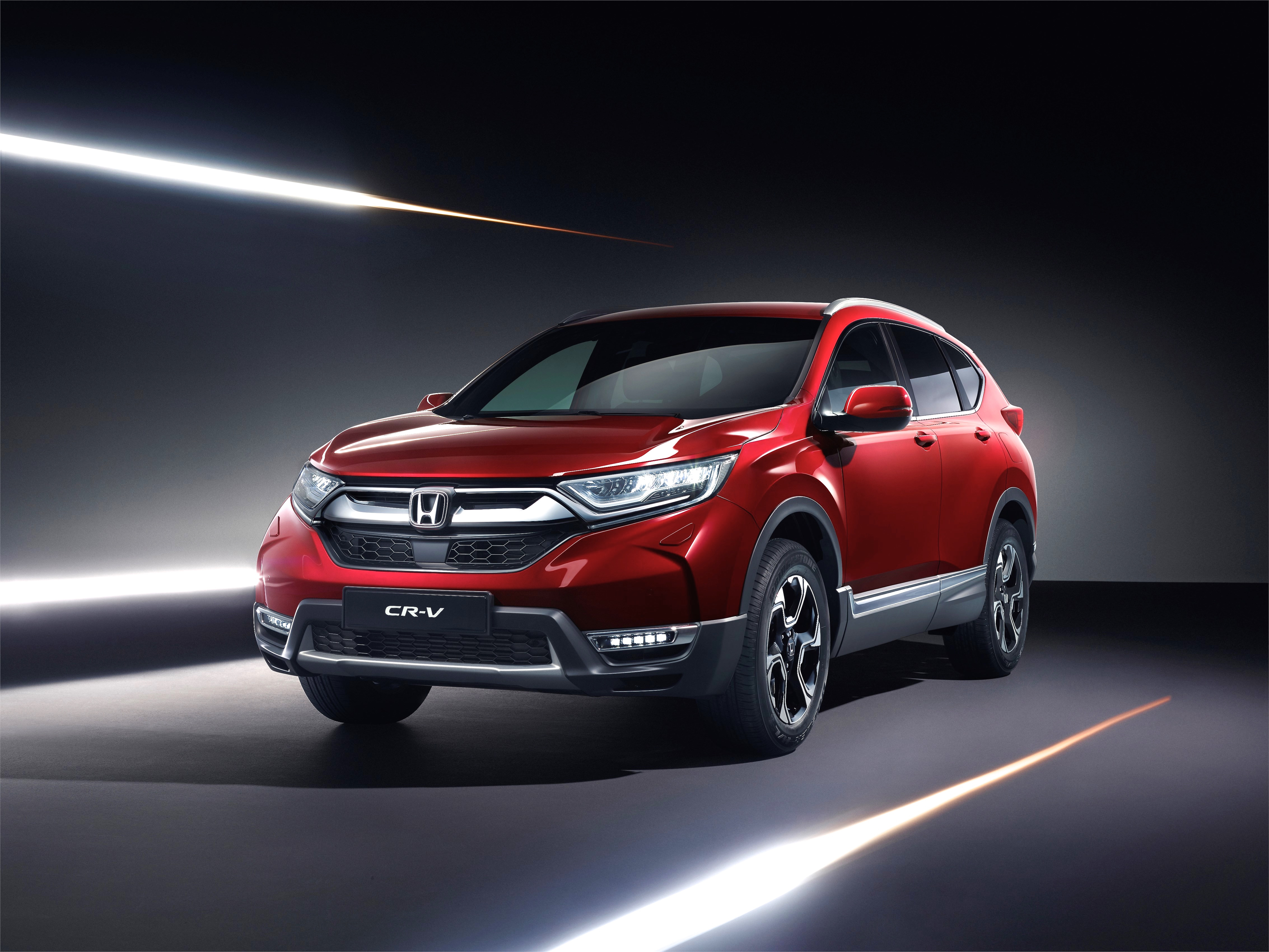 Der Kofferraum des neuen Honda CR-V schafft wenigstens 561 Liter. Wer die Lehnen nach vorne klappt, kann die Transportkapazität bei dachhoher Beladung auf 1.756 Liter steigern. Besonders die Laderaumlänge von 1,83 Meter macht den CR-V für vielerlei Transportaufgaben fit. Foto: Auto-Medienportal.Net/Honda