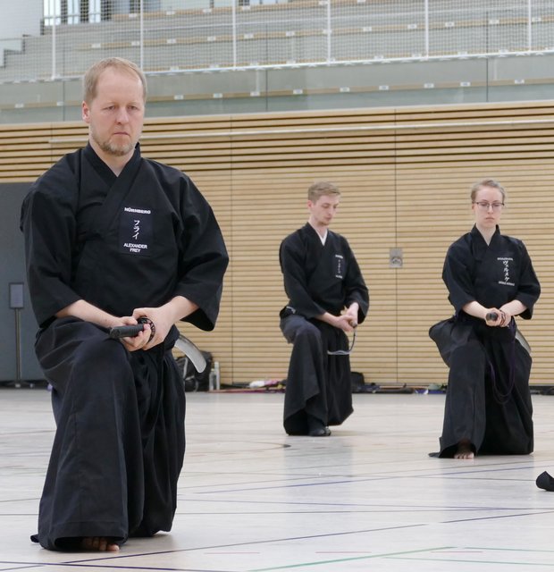 Iaido Sommerlehrgang. Alexander Frey (li) von ZANCHIN Kampfkunst e.V.