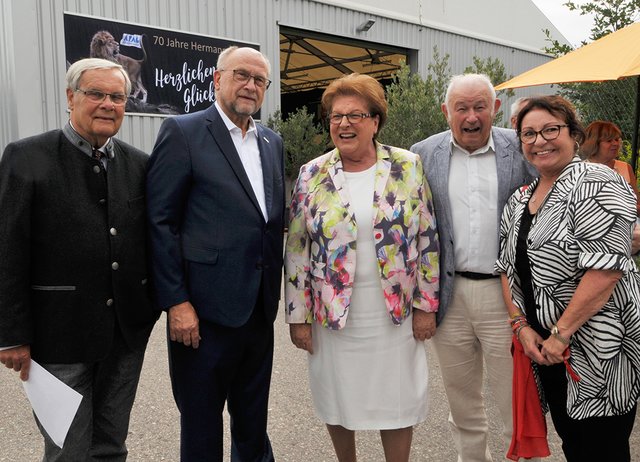 Heiko Könicke, Jubilar Hermann Könicke, Barbara Stamm (Bayerische Landtagspräsidentin), Dr. Günther Beckstein (Bayerischer Ministerpräsident a.D.) und Uschi Könicke (Ehefrau von Hermann Könicke) bei der Geburtstagsparty. | Foto: AFAG