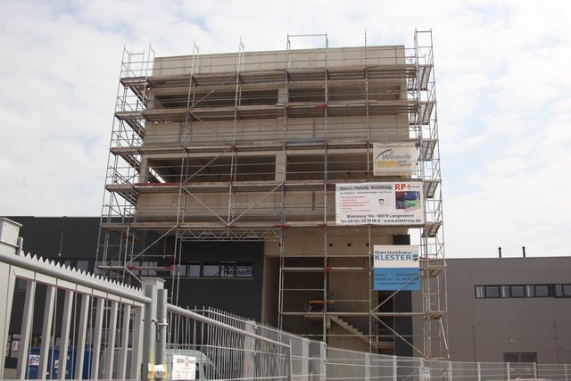 Der Neubau von Hoefer & Sohn ist die derzeit größte Baustelle. | Foto: Arthur Kreklau
