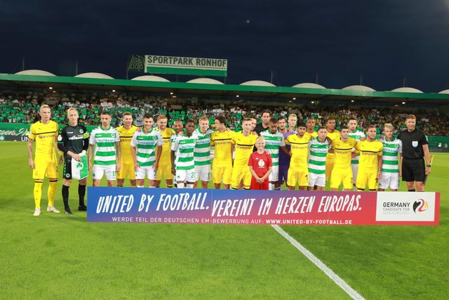 Gemeinsames Gruppenfoto vor dem Anpfiff | Foto: Udo Dreier