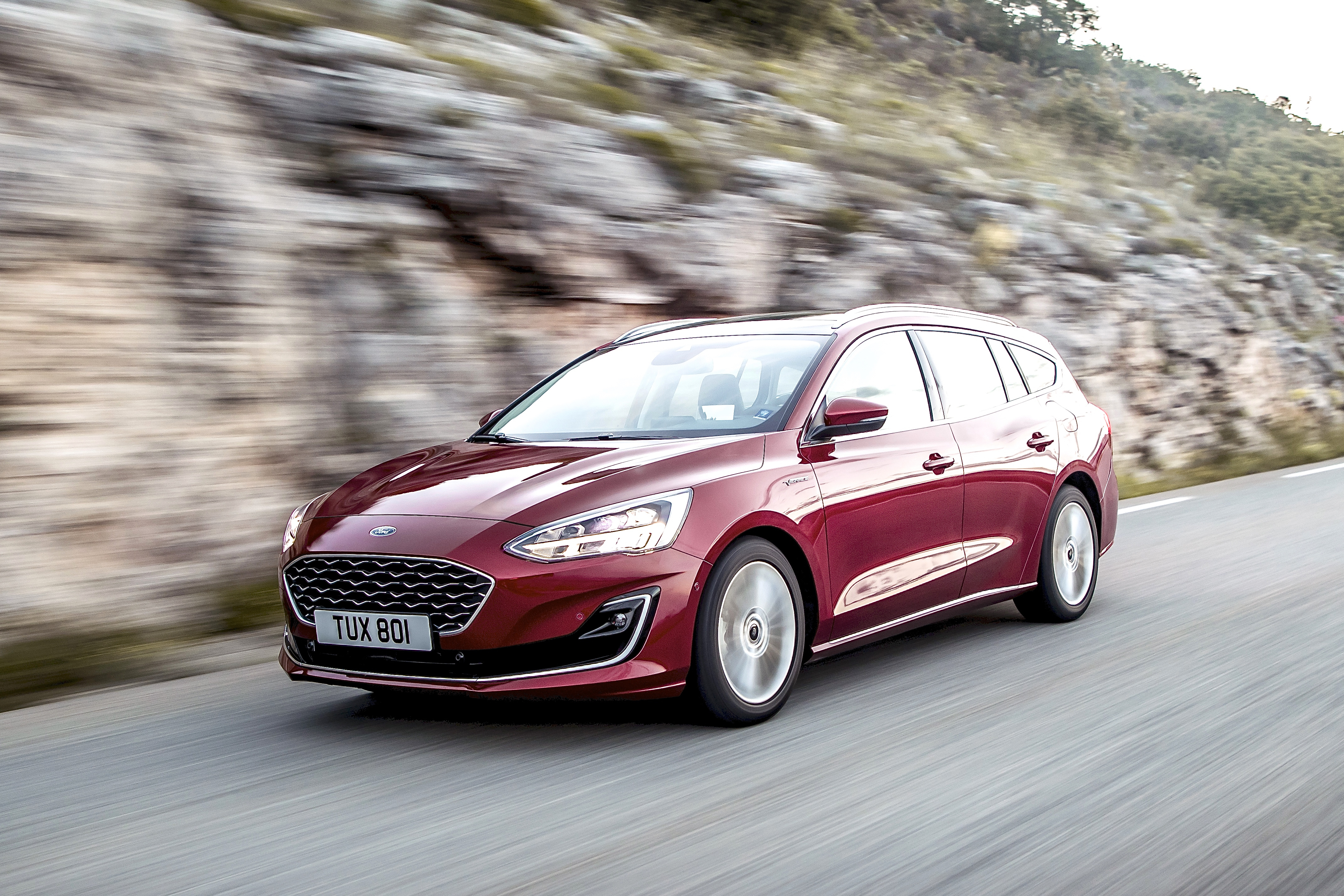 Angeboten wird der neue Focus als fünftürige
Limousine und Kombiversion Turnier in den
sechs Ausstattungslinien Trend, Cool&Connect,
Titanium, ST-Line, Vignale sowie Anfang 2019
als etwas höhergelegte Outdoorversion Active. Foto: © Auto-Medienportal.Net / Ford