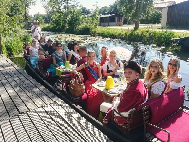 Königliche Kahnfahrt über die Spree mit Kaffee und Kuchen. | Foto: Carina Schneider
