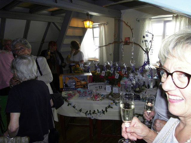 ... viele, viele tolle Preise ...