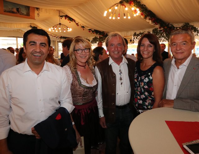 Die SPDLandtagskandidaten (v.l.) Arif Tasdelen (Nbg. Nord), Claudia Arabackyj (Nbg. Süd/Schwabach), Stefan Schuster (Nbg. West), Kerstin Gardill,  (Nbg. Ost), und Horst Arnold (Fürth). | Foto: © JRBraun